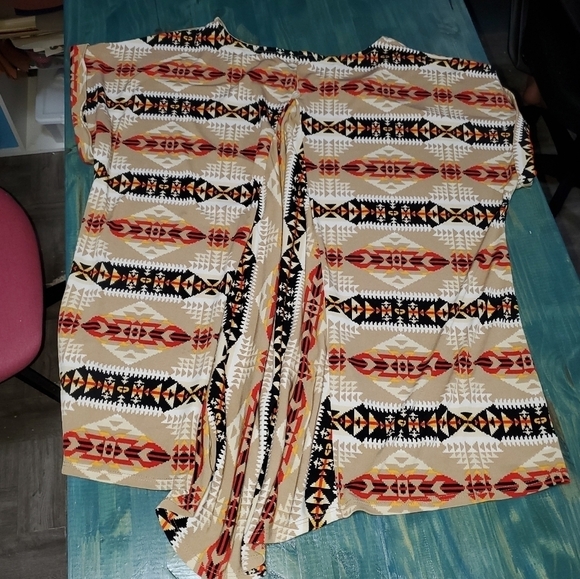 Tribal Print Earth Tones Top - Picture 4 of 4